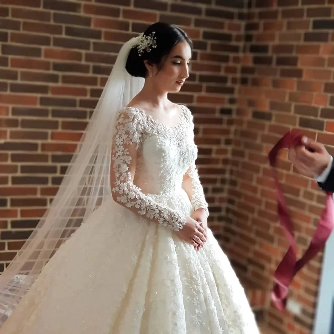 Elegant Long Princess Tulle Lace Wedding Dresses with Sleeves (ZD15040)