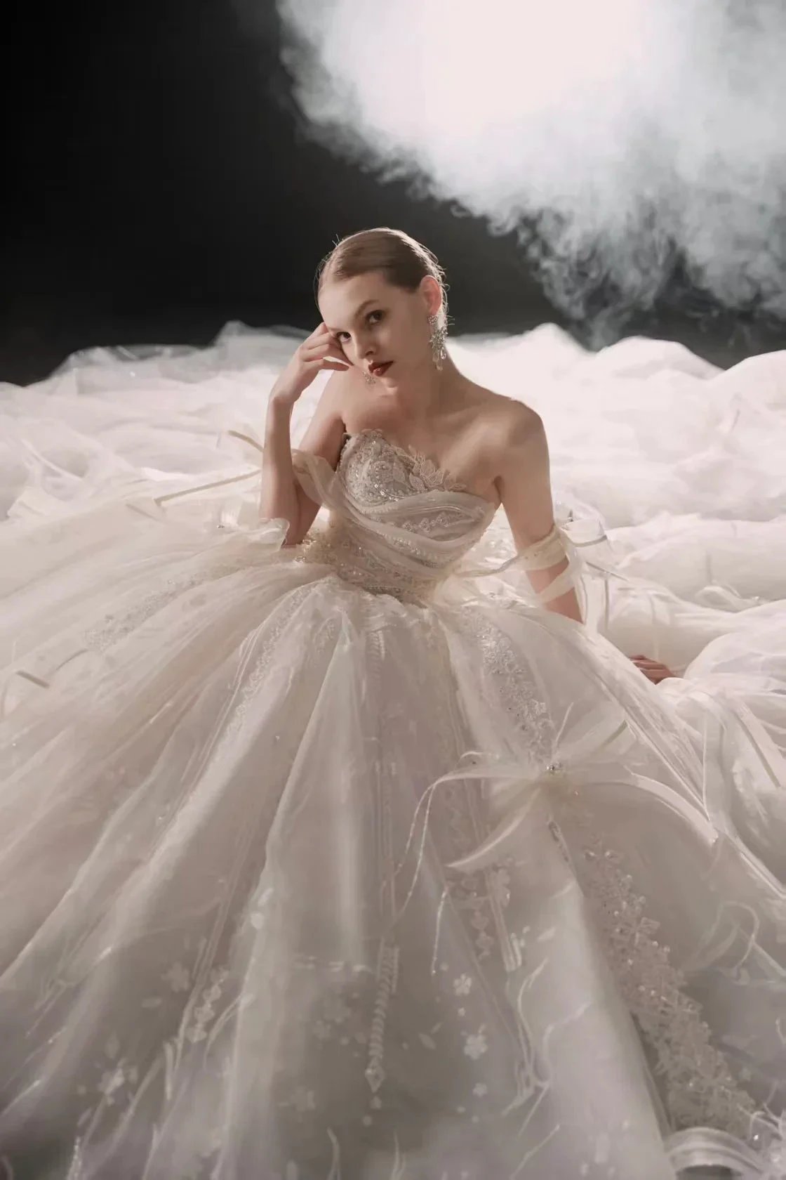 Romantic Strapless Ball Gown Tulle Ribbon Embellished Lace Wedding Dress with Voluminous Skirt (ZD16901)