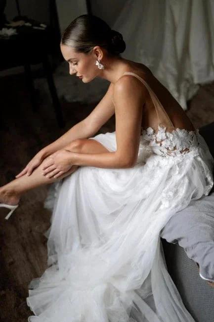 Fabulous A-Line Lace V-neck Sleeveless White Wedding Dress With Appliques (ZD15506) - VelvetHem