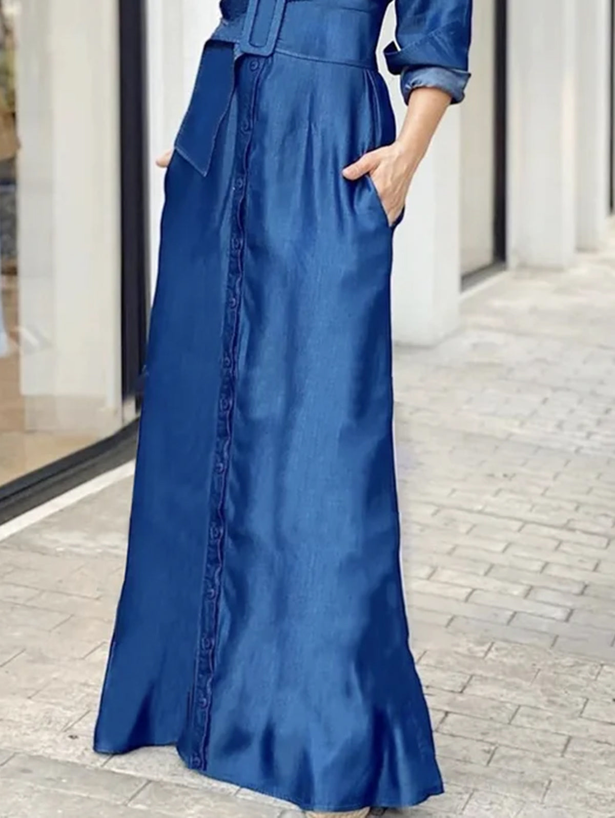 Beautifully Crafted Dress in a Classic Style