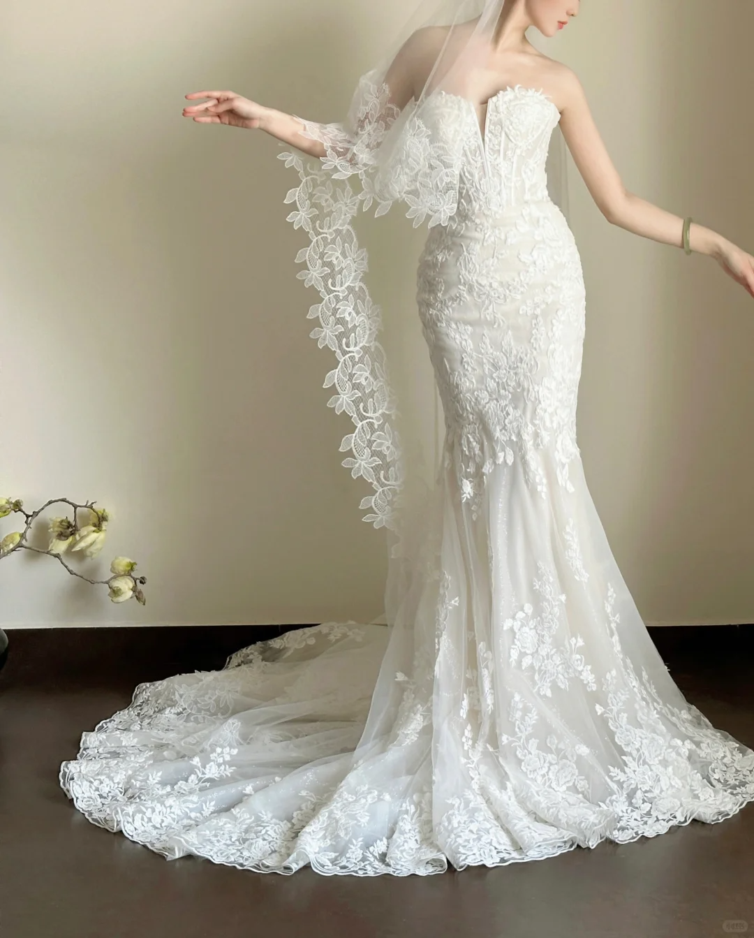 Luxury Women's Elegant Wedding Dresses Lace Side Split Sexy Princess Bridal Gown fg7317 - View 4 | VelvetHem