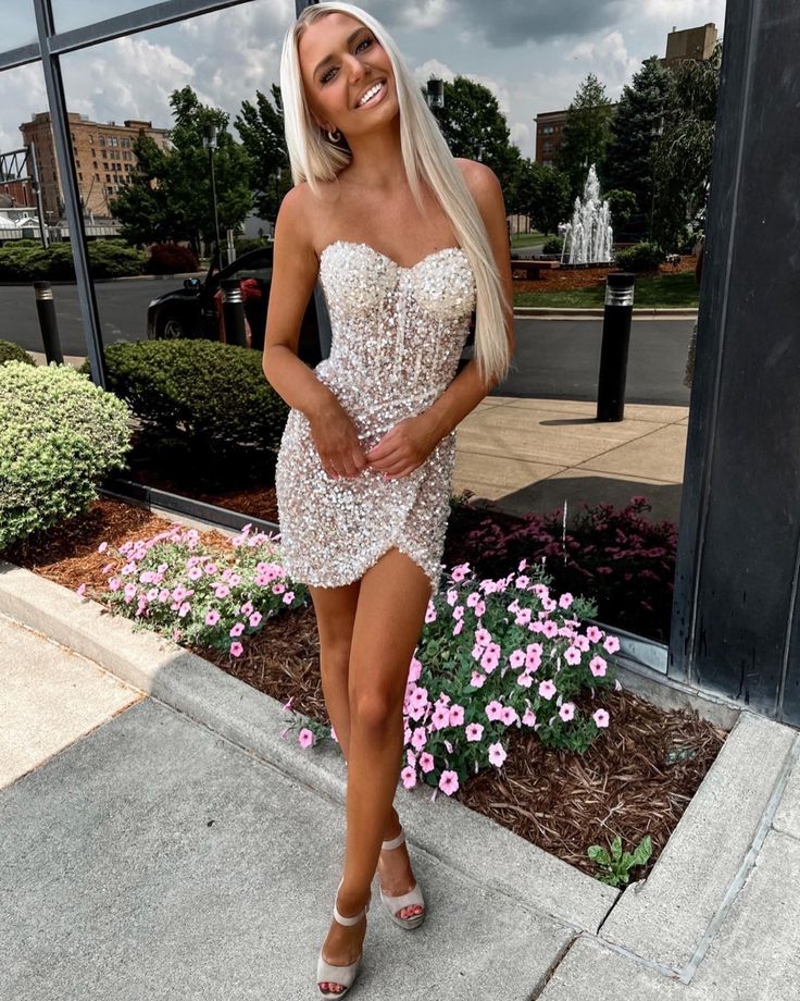 Sparkly Bodycon Sweetheart Silver Sequins Short Homecoming Dresses Y1912 - VelvetHem