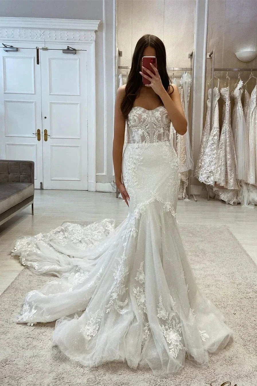Glamorous Mermaid Sleeveless Appliques Lace Wedding Dress With Train (ZD14552) - VelvetHem