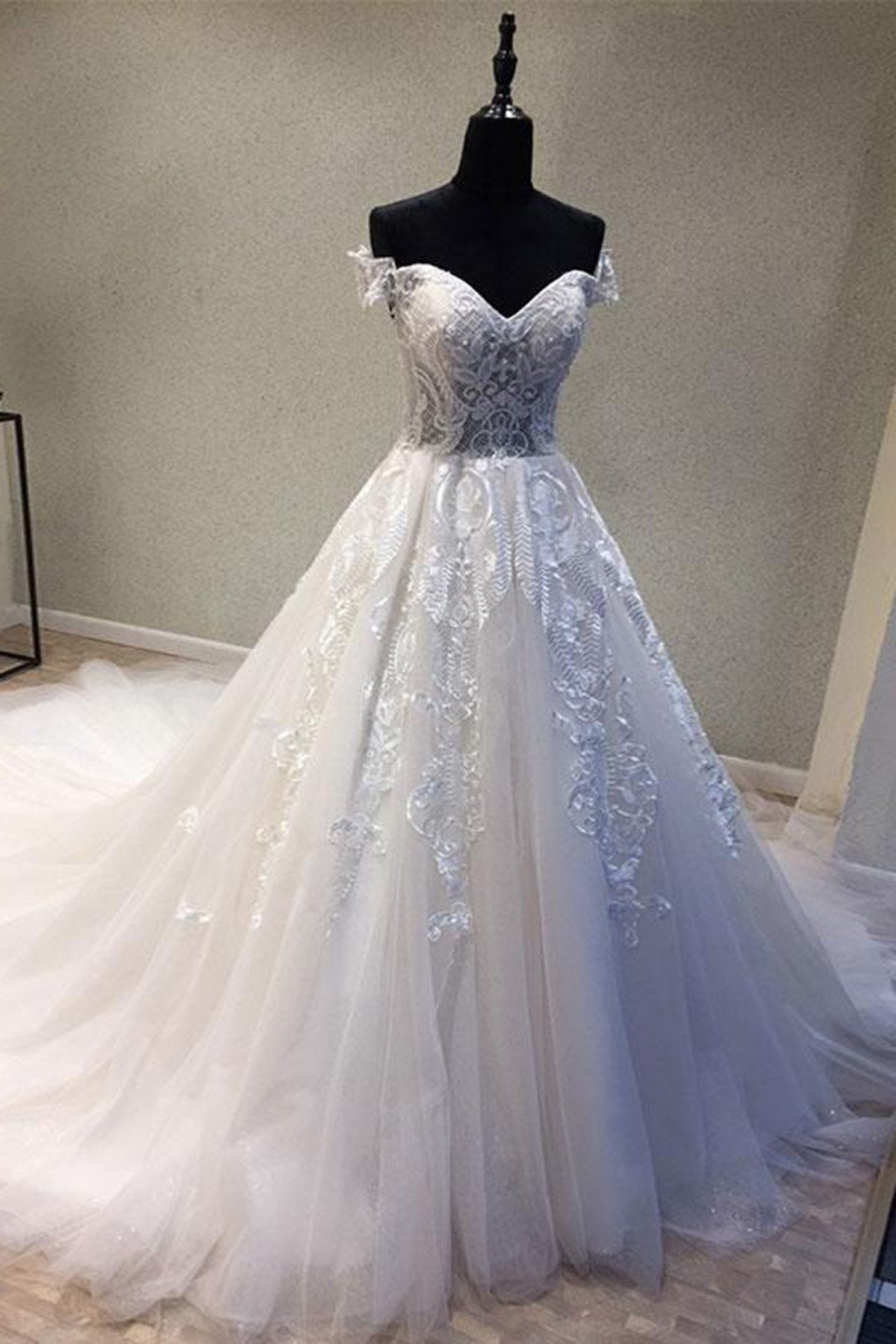 Glamorous Sweetheart Sleeveless Wedding Dress Off Shoulder Sweep Train Bridal Gowns On Sale (ZD17448)