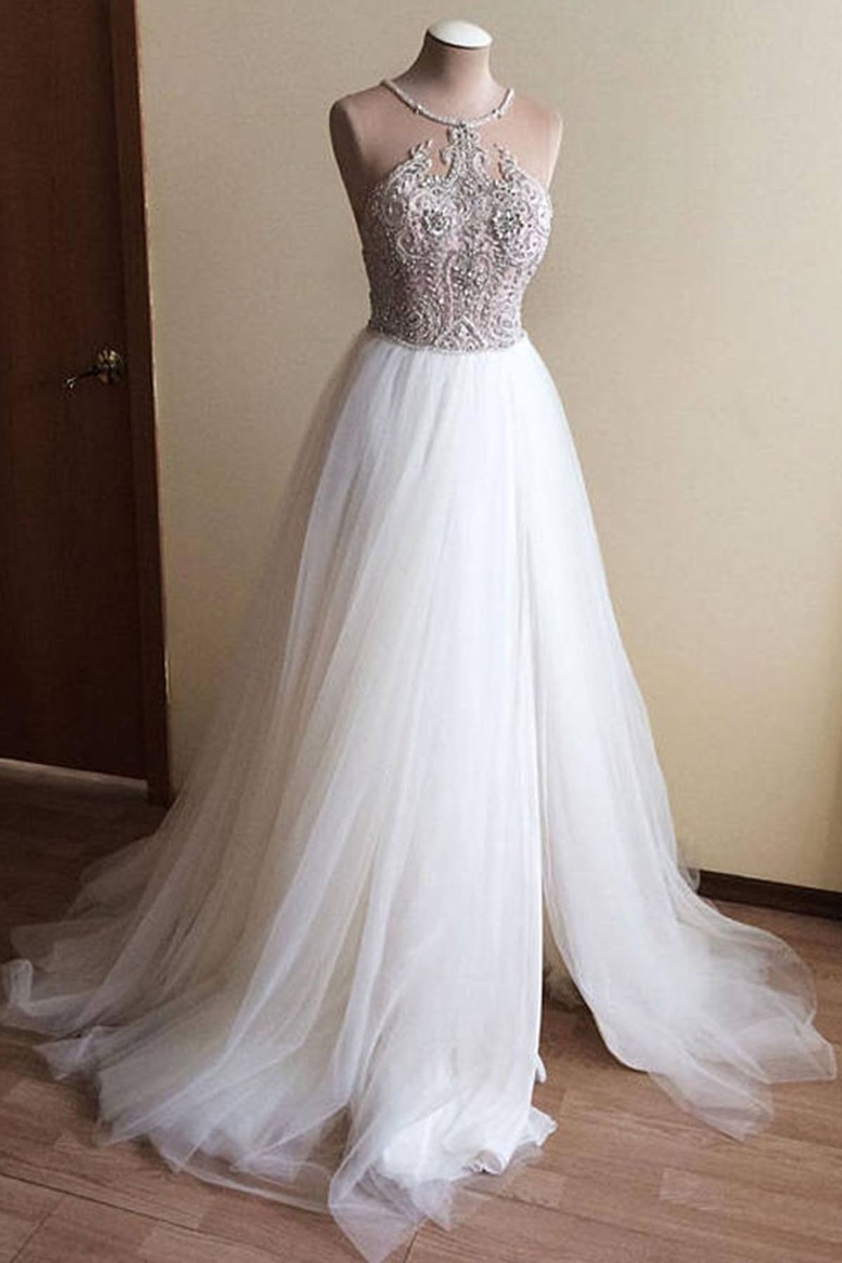 Glamorous White Tulle Crystal Beaded Wedding Dress Halter Seeveless Bridal Gowns On Sale (ZD17441)
