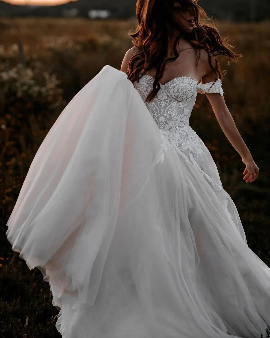 Gorgeous Long A-line Off-the-shoulder Tulle Wedding Dress with Appliques Lace (ZD15202)