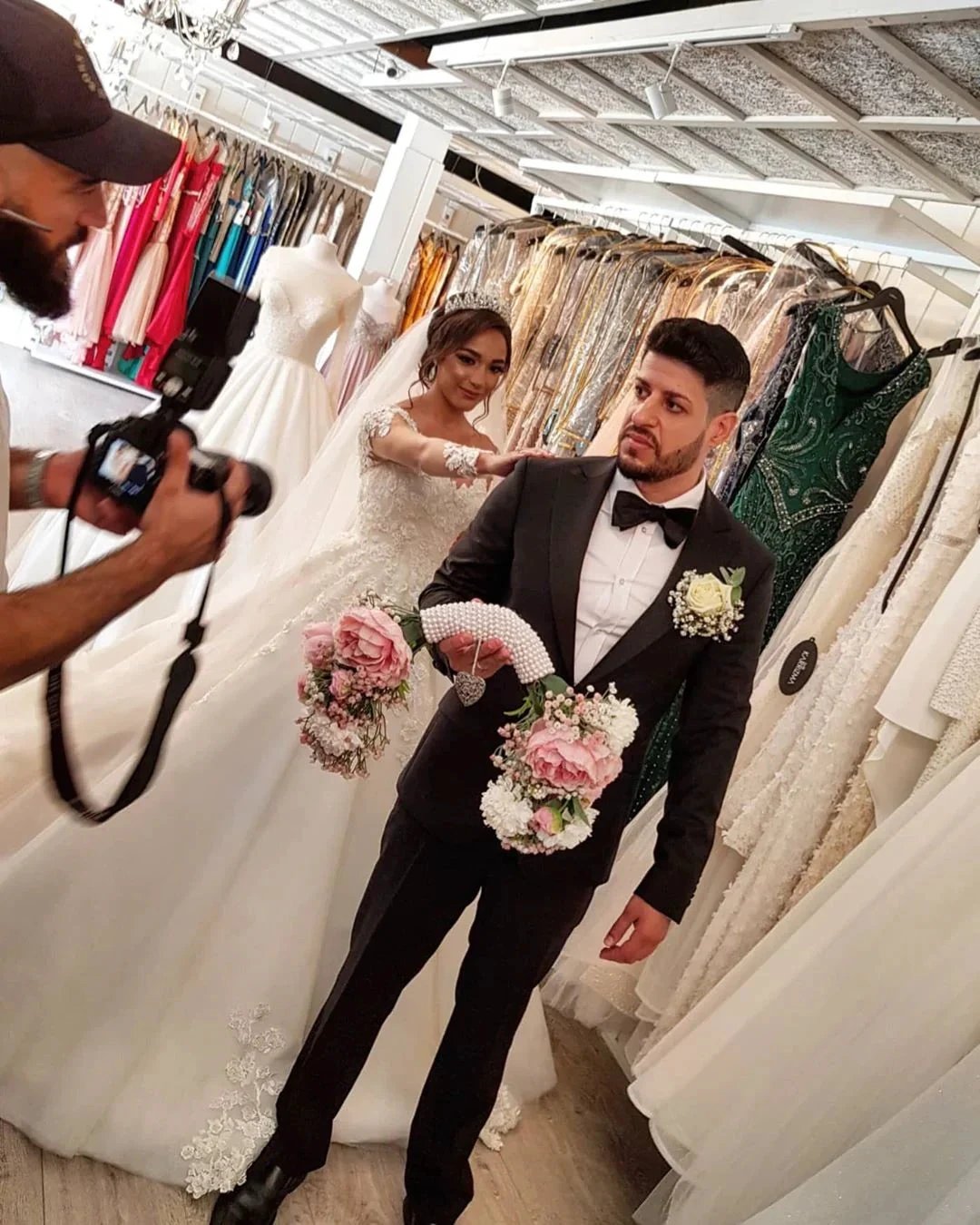 Gorgeous Long A-line Off-the-shoulder Wedding Dresses with Sleeves (ZD15112)