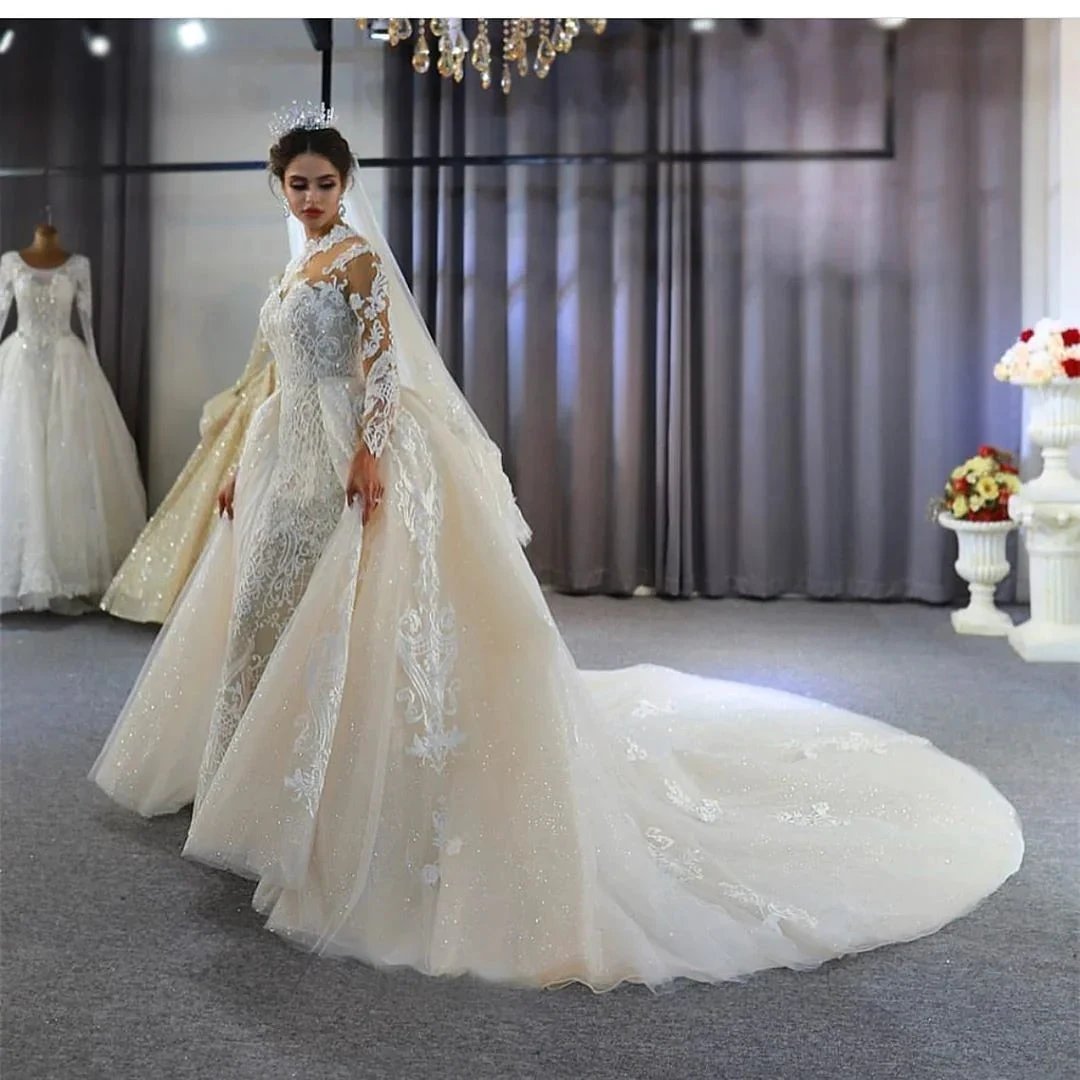 Gorgeous Long A-Line Sweetheart Appliques Lace Wedding Dress with Sleeves (ZD15132)