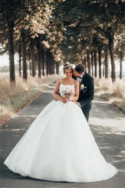 Gorgeous Princess V-neck A-line Wedding Dress With Lace (ZD14622)