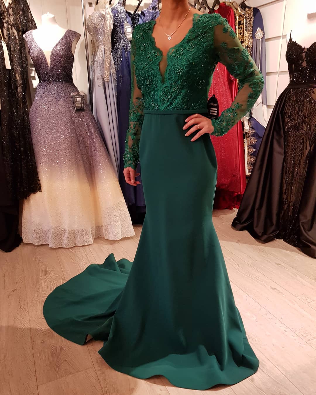 Green Long V-neck Lace Mermaid Prom Dress with Sleeves - VelvetHem