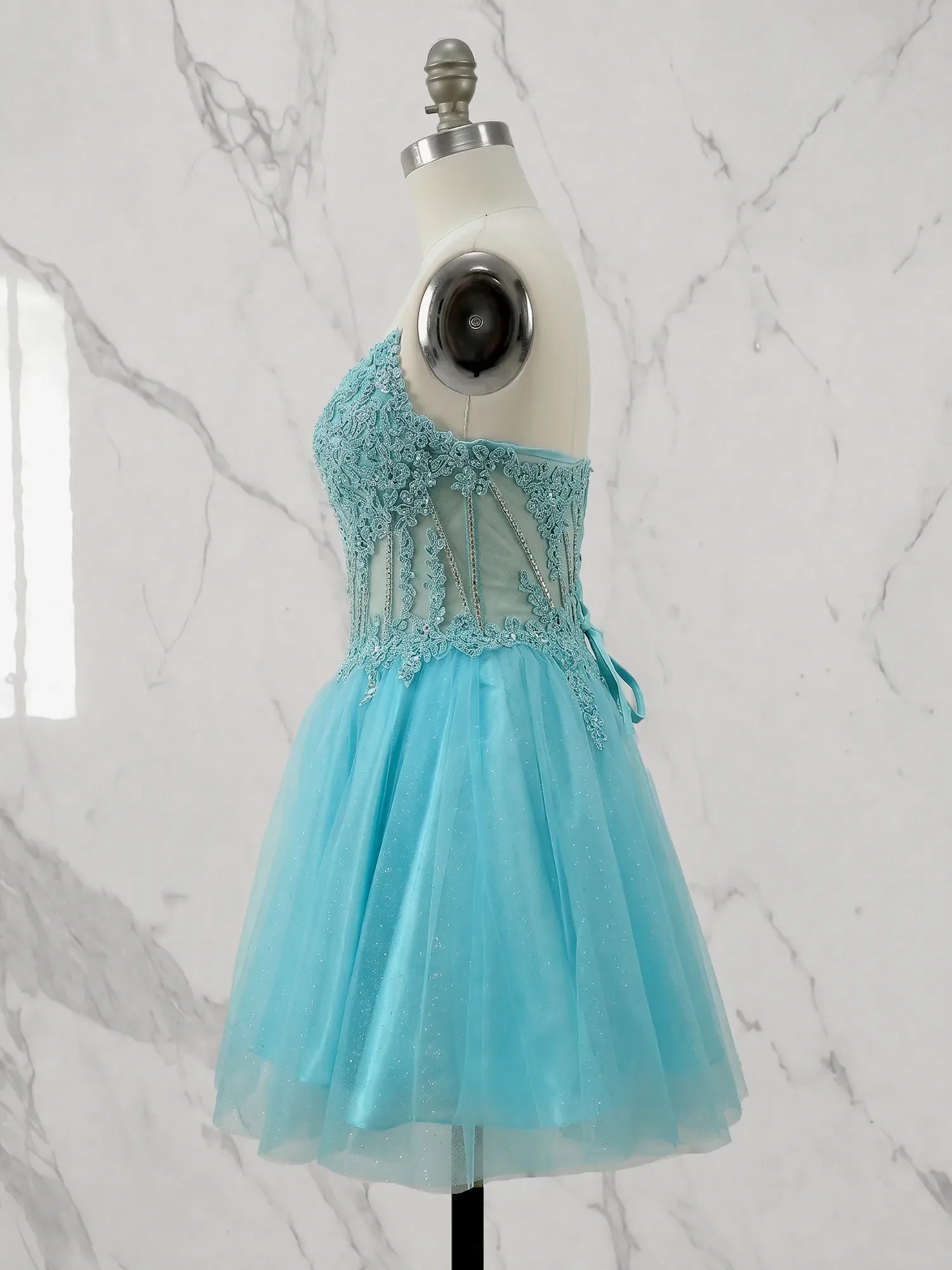 Sweetheart Beaded Tulle Mini Homecoming Dresses with Train