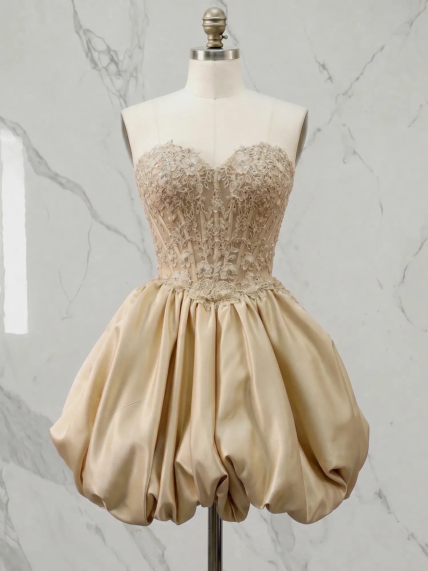 Strapless Sweetheart Lace Ball Gown Mini Homecoming Dresses with Bubble Hem