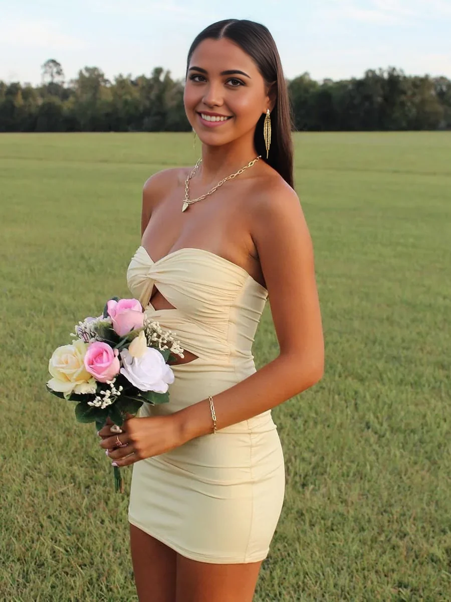 Sheath Strapless Short Homecoming Dress with Keyhole - VelvetHem