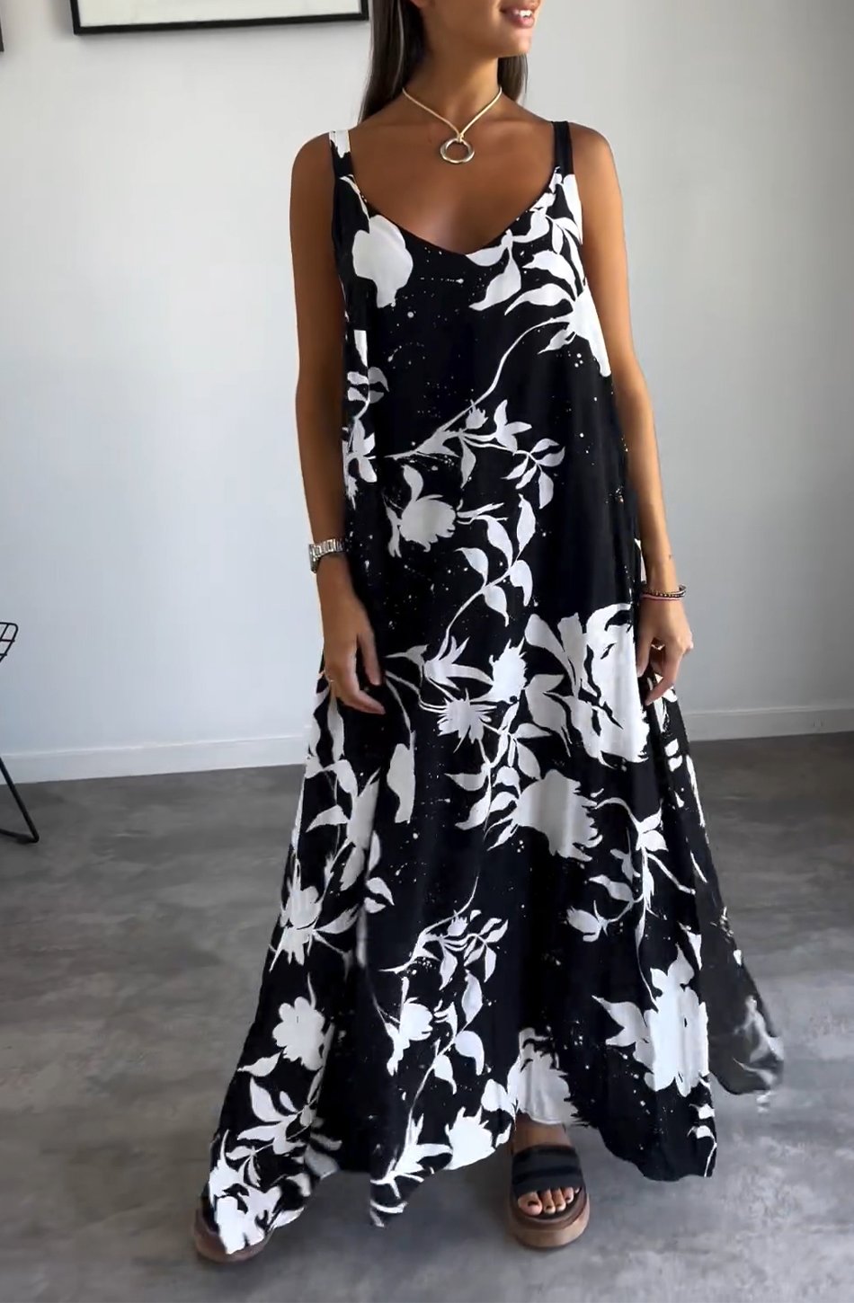 Graciana Statement Stylish Sleeveless Dress Boutique Collection