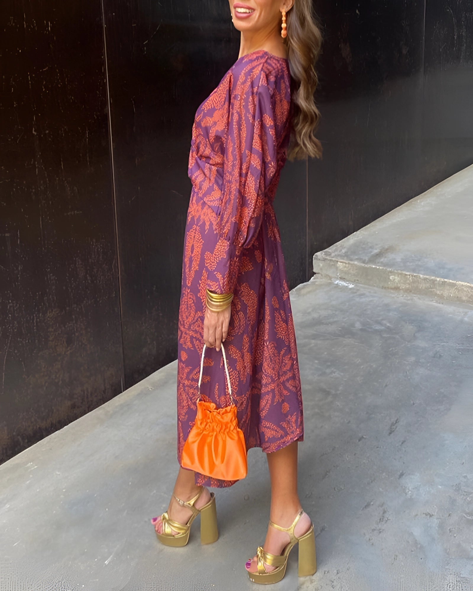 Delfina Elegant Floral Dress with V-neck for Women Sophisticated Look