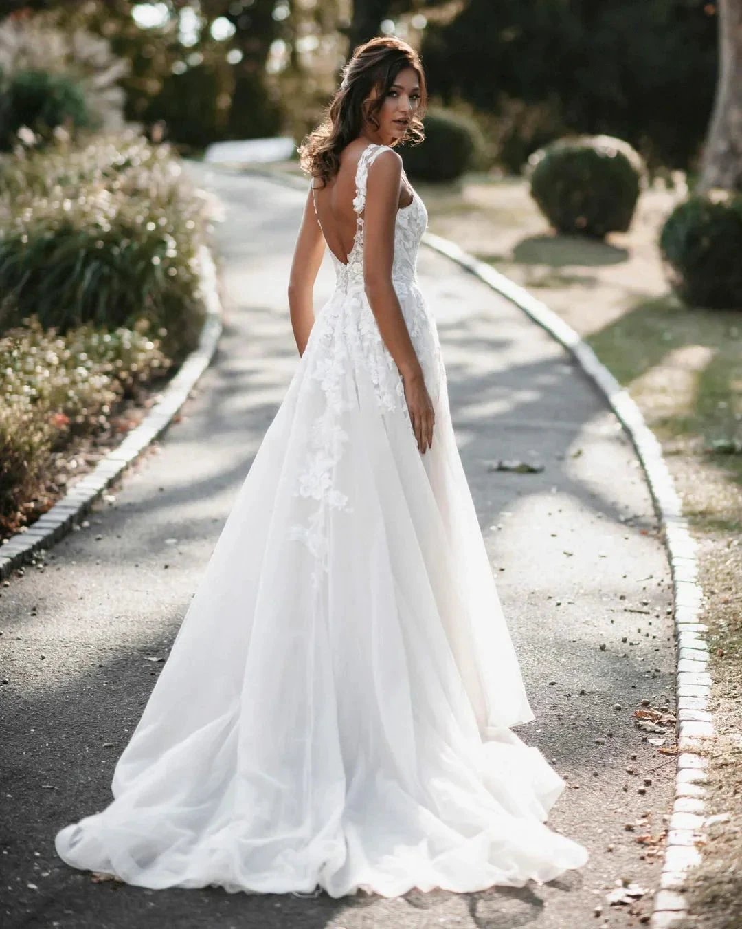 Long A-line V-neck Tulle Backless Lace Wedding Dress (ZD15153)