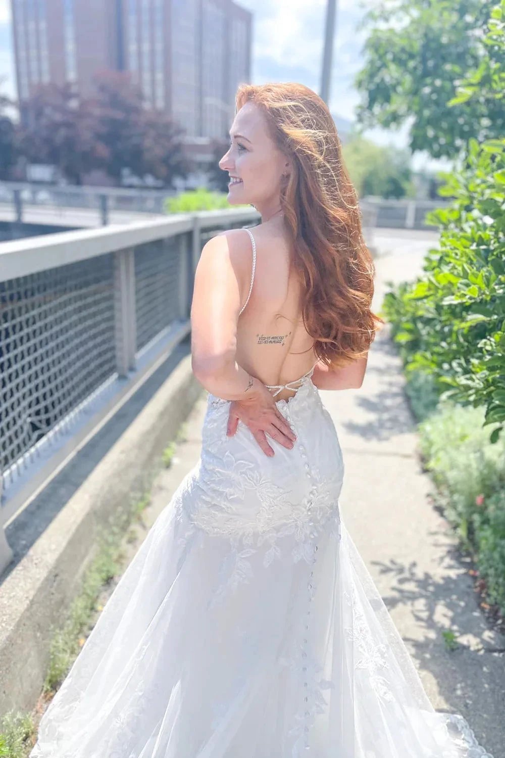 Long Mermaid Spaghetti Straps Sweetheart Appliques Lace Open Back Wedding Dress (ZD14298)