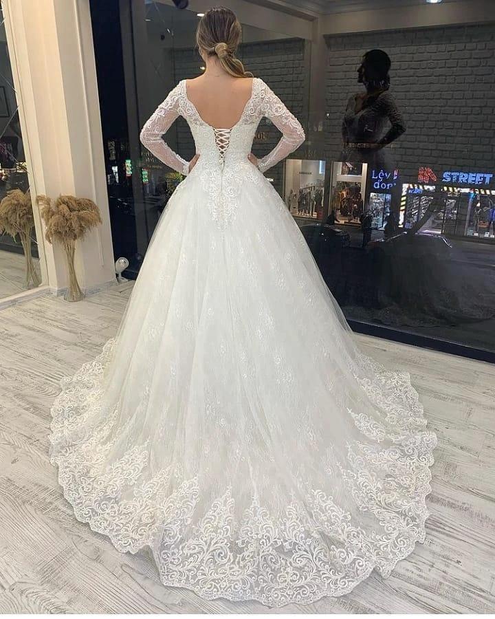 Long Sleeve A-Line V-neck Appliques Lace Backless Tulle Wedding Dress (ZD15071)