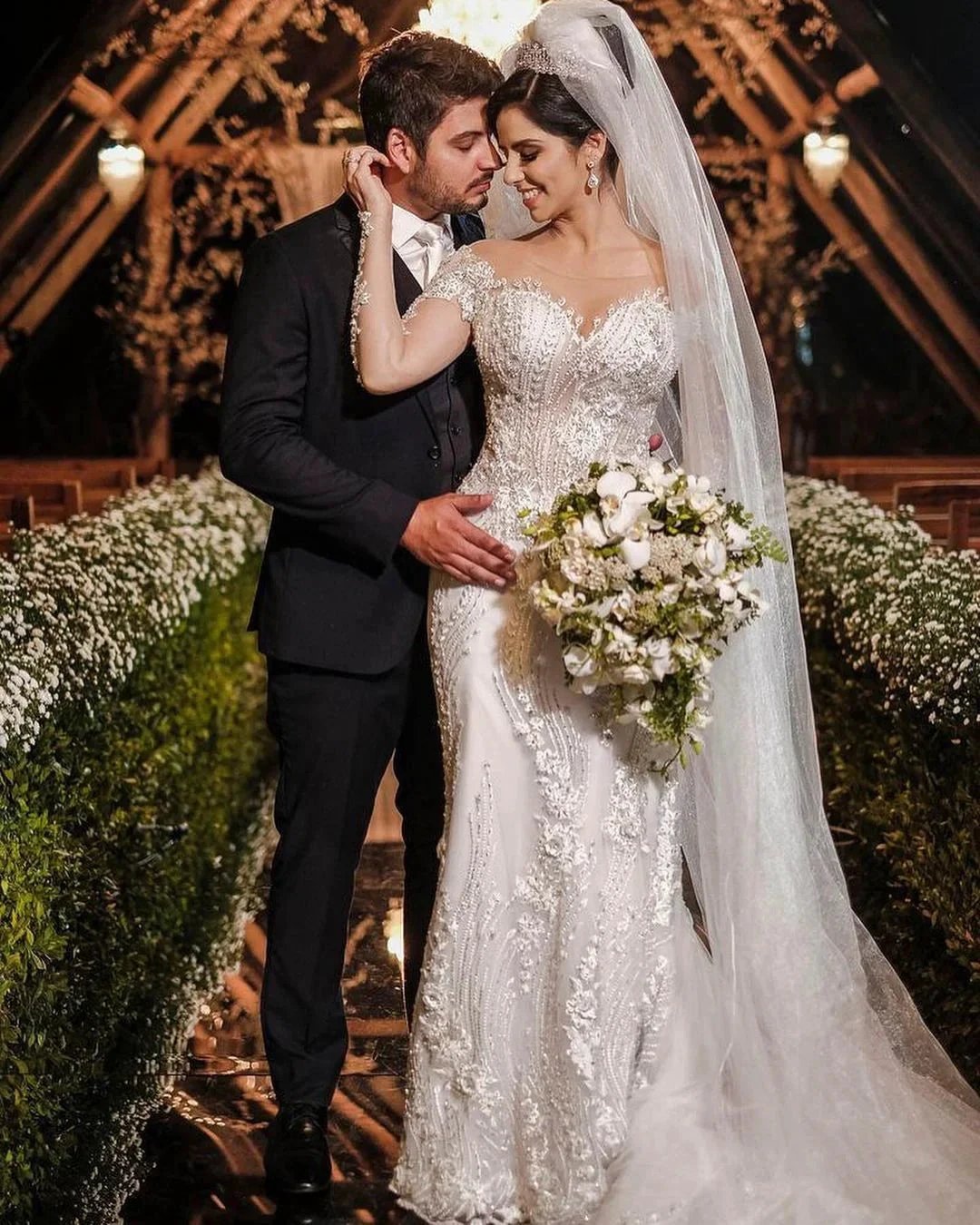 Long Sleeves Mermaid Off-the-shoulder Tulle Wedding Dress with Appliques Lace (ZD15012)