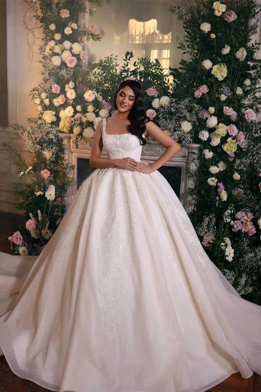 Luxurious A-line Princess Lace Sleeveless Ball Gown Wedding Dress (ZD14510) - VelvetHem