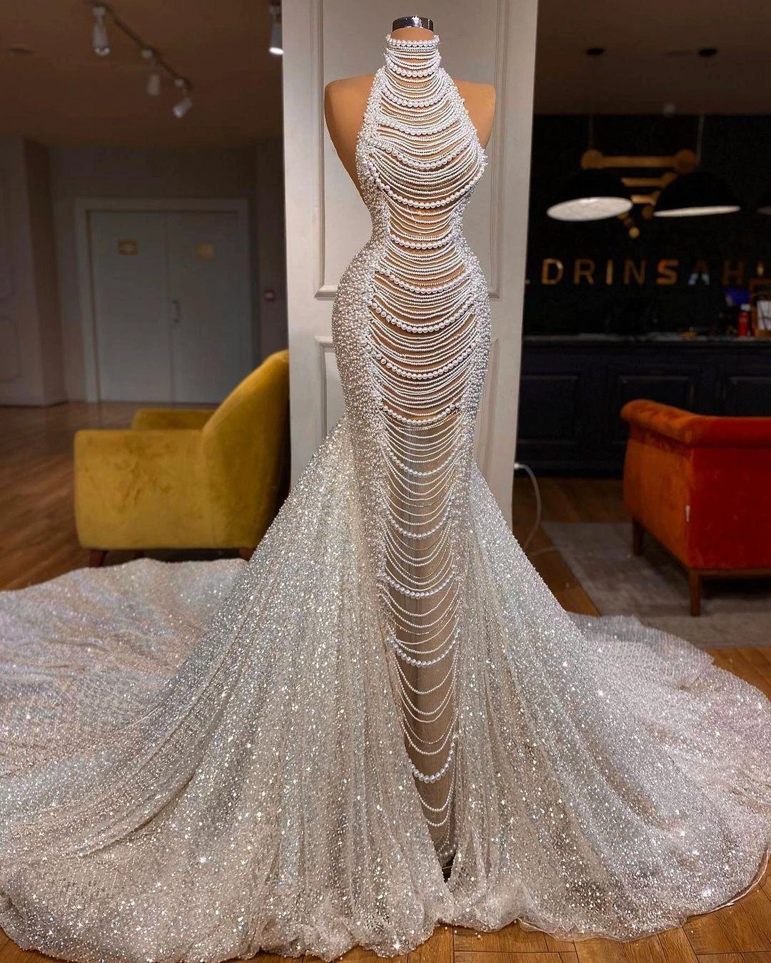 Luxury Long Mermaid Halter Beading Sleeveless Wedding Dress With Pearls (ZD14824)