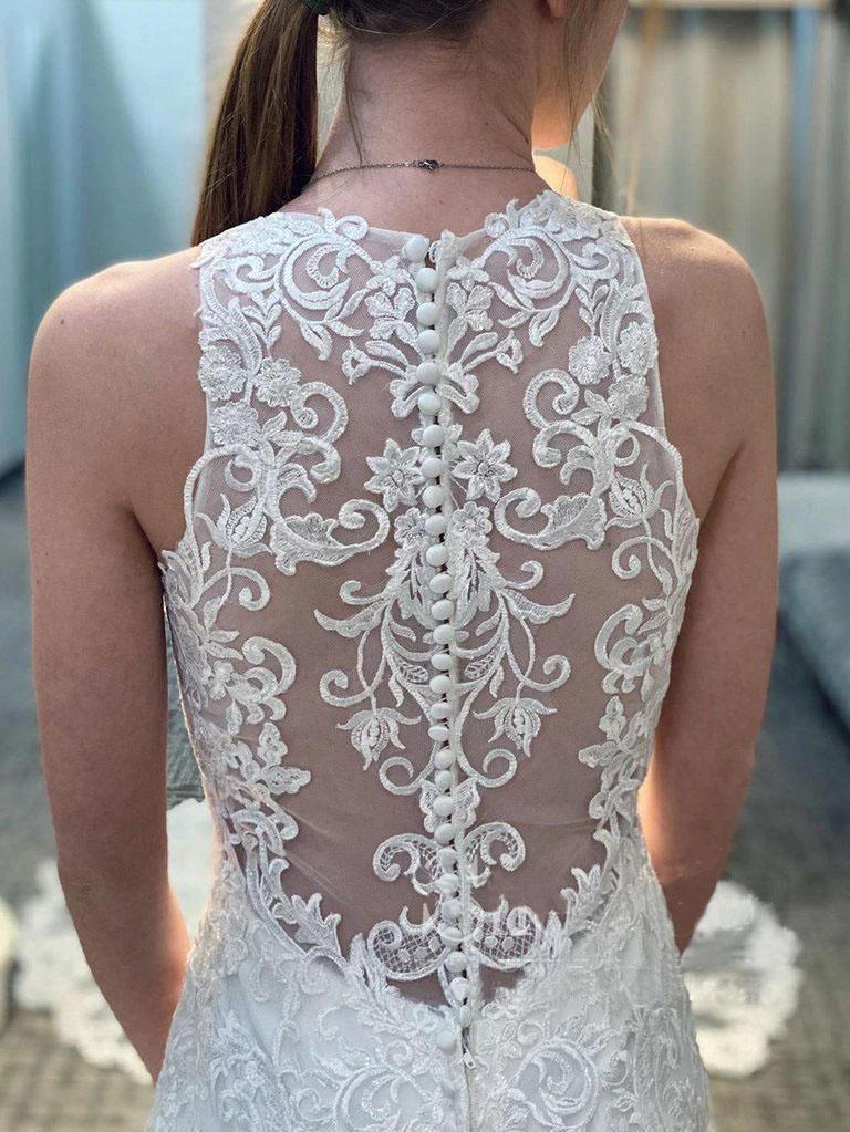 Mermaid Lace Wedding Gown With Semi-Cathedral Train Racer Back Wedding Dress (ZD15290)