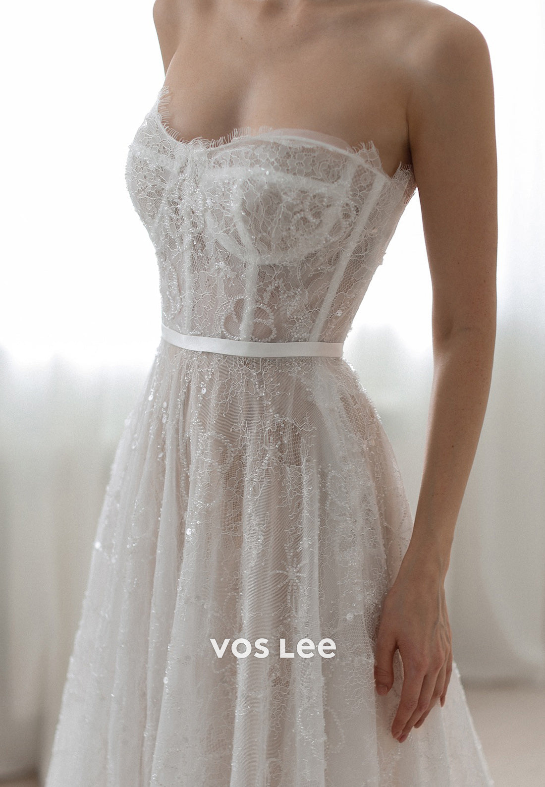 A-Line Appliques Lace Long Sleeve Illusion Neck Wedding Dresses with Court Train