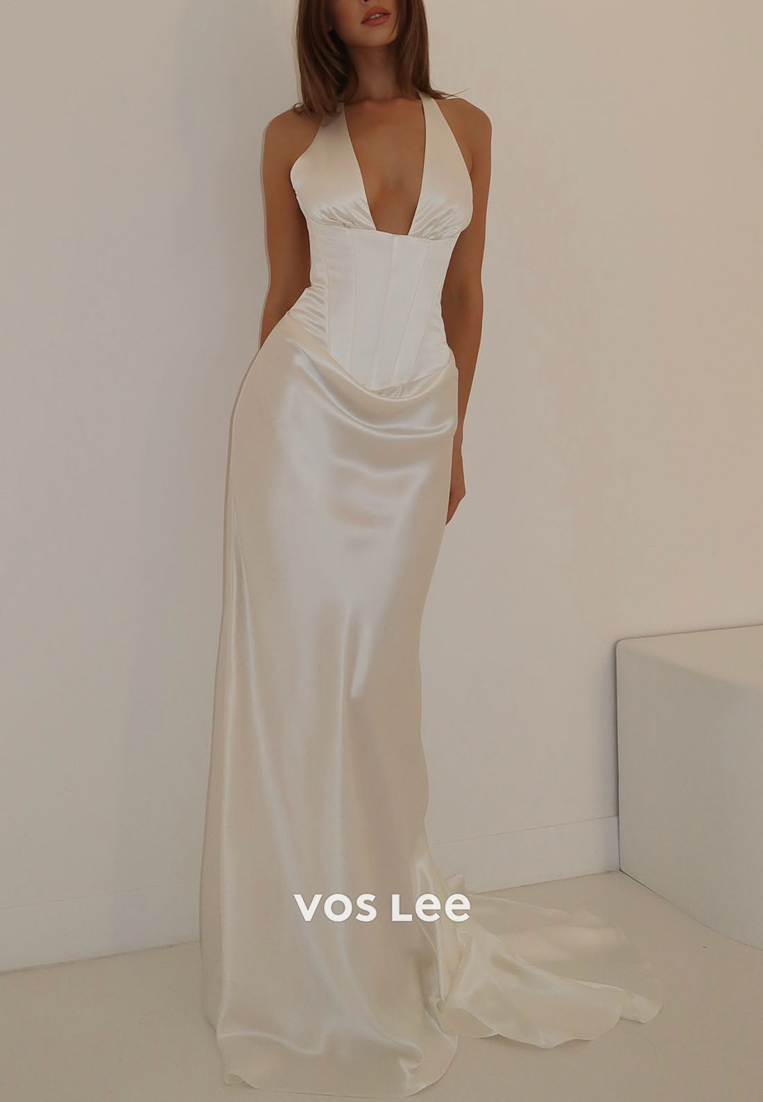 Charming Column Halter V-Neck Long Prom Dress