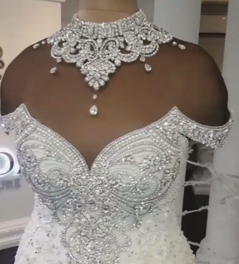 Off-the-Shoulder Mermaid Wedding Dress With Appliques Beads (ZD17507)