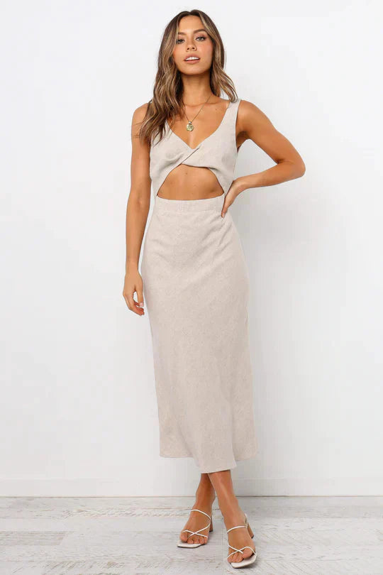 Gudelia Midi Dress in a Wrap Style for Women Refined Casual Wear
