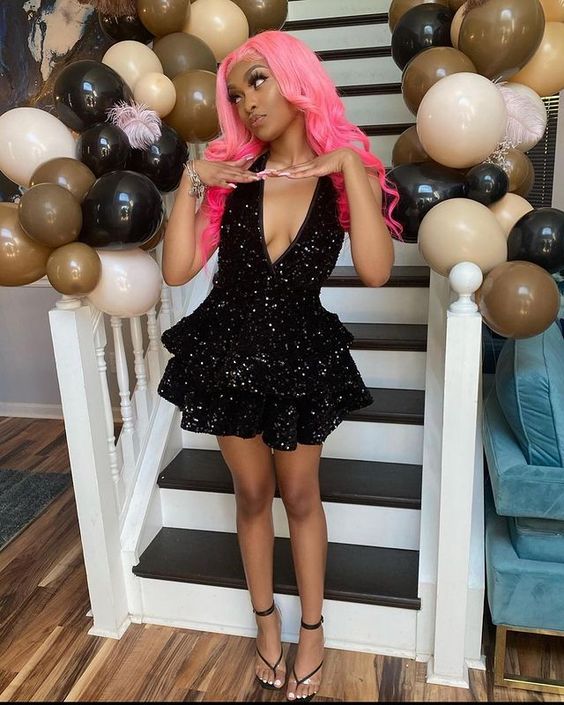 Sexy Black Sparking Short Cocktail Dresses Back Open Tiered Sequin Graduation Gown Parties Night Black Homecoming Dress - VelvetHem