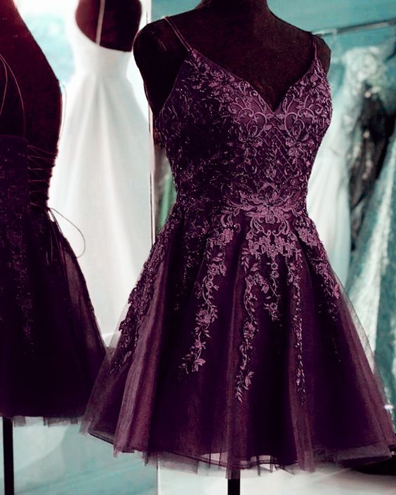 Spaghetti Straps V Neck Tulle Lace Short Homecoming Dress - VelvetHem