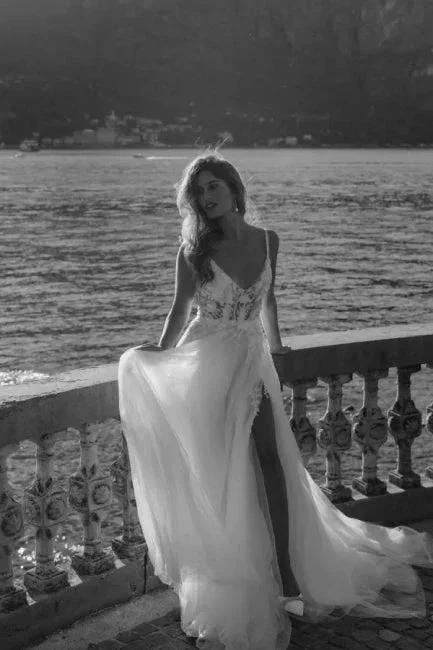 Romantic spaghetti straps sleeveless a-line lace Wedding dresses (ZD14864)
