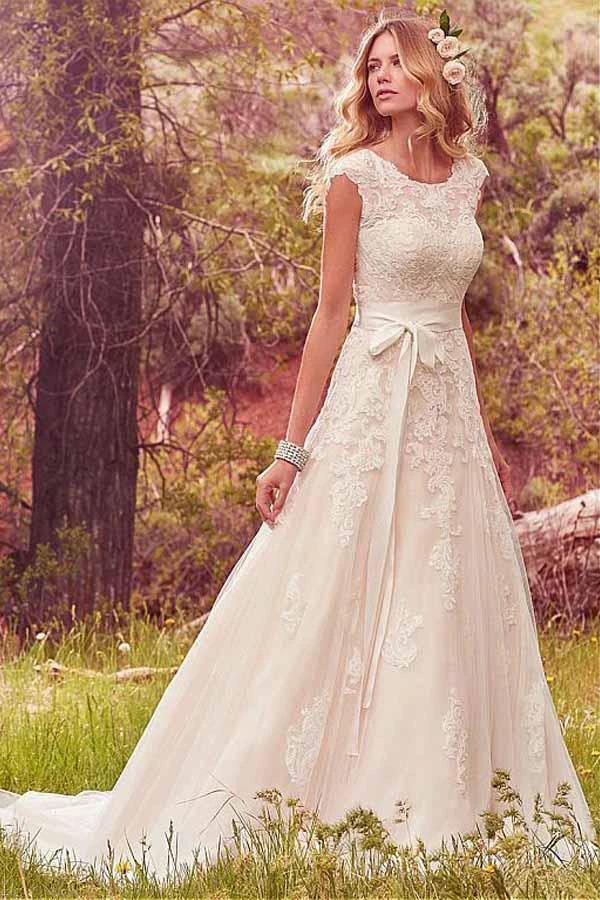 Scoop Neckline A-Line Tulle Wedding Dresses With Lace Appliques (ZD16295) - VelvetHem