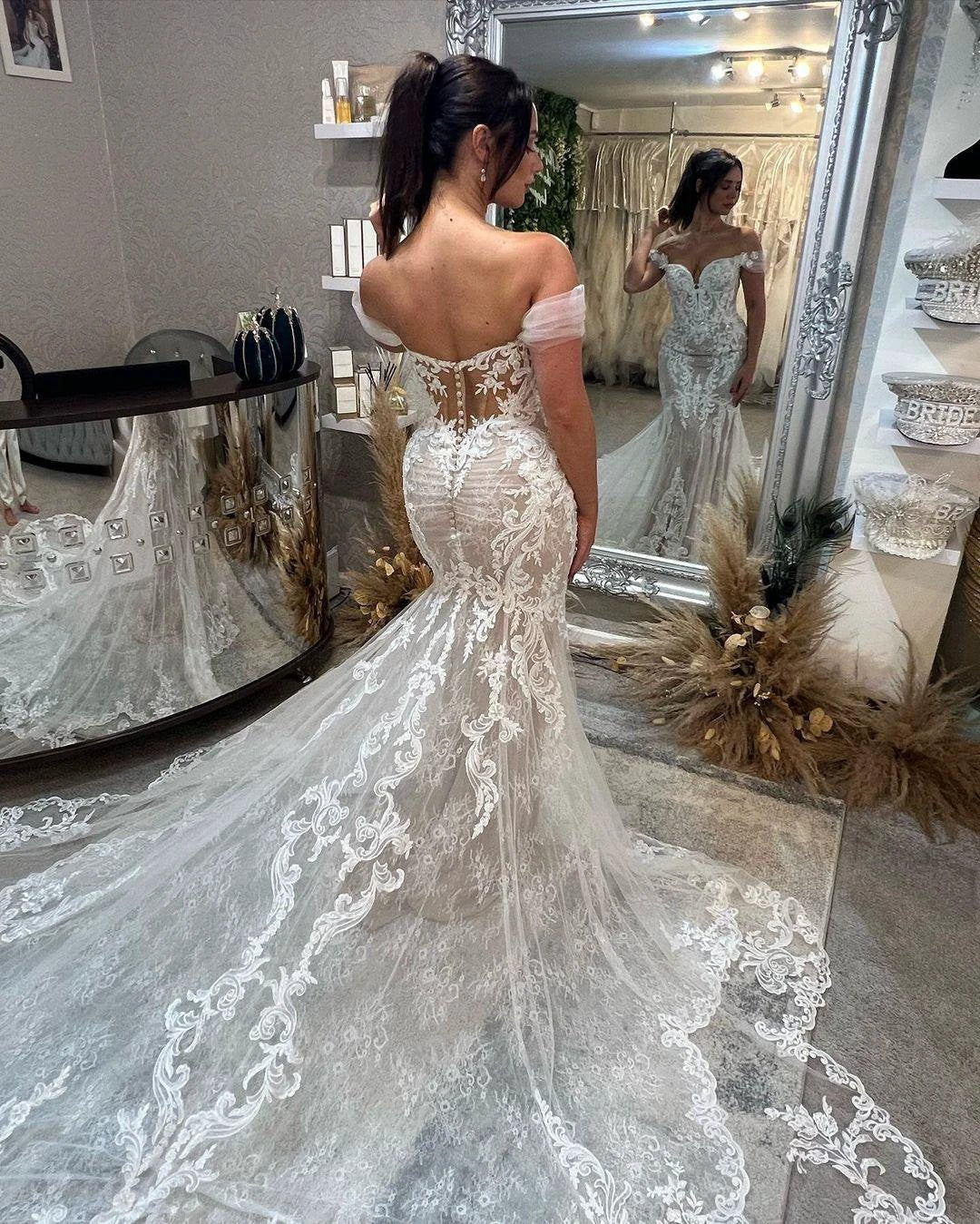 Sexy Floor Length Sweetheart Off-The-Shoulder Sleeveless Mermaid Lace Wedding Dress (ZD16493)