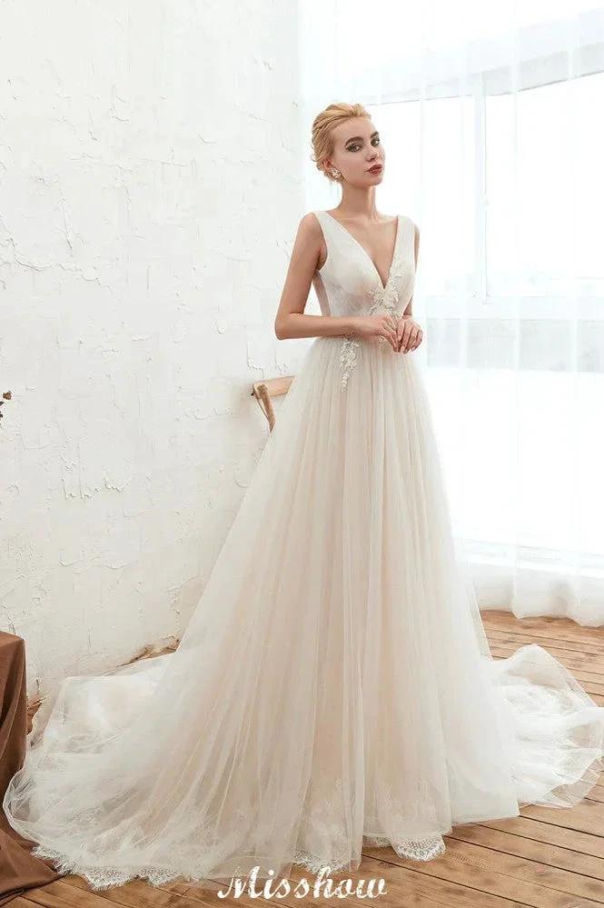 Sexy V-neck Princess Tulle Wedding Dress with Lace Appliques (ZD13979)