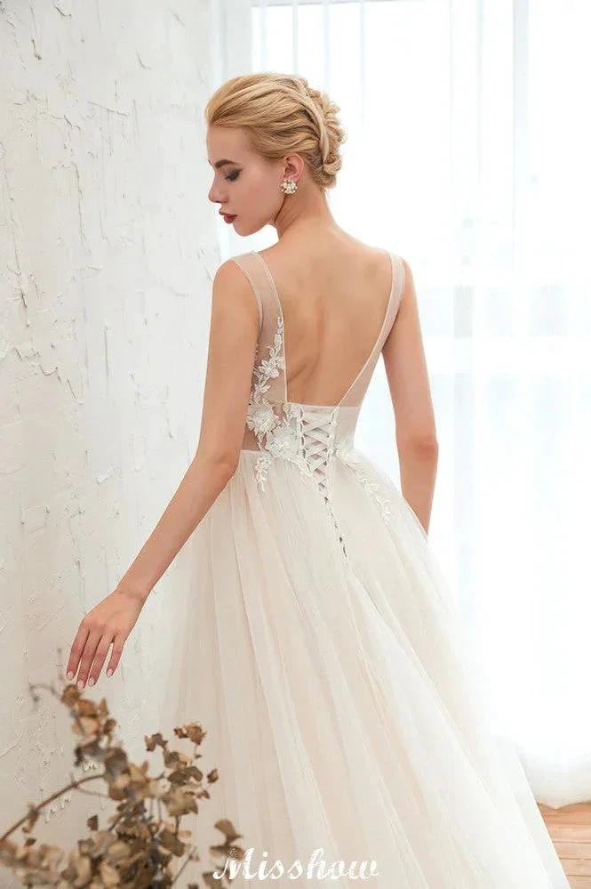 Sexy V-neck Princess Tulle Wedding Dress with Lace Appliques (ZD13979)