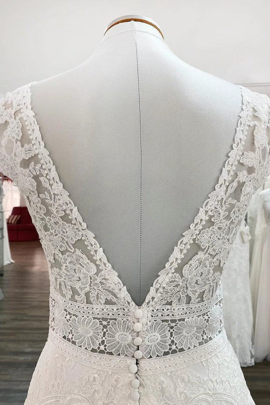 Simple Long A-line V-neck Tulle Appliques Lace Wedding Dress (ZD15158)
