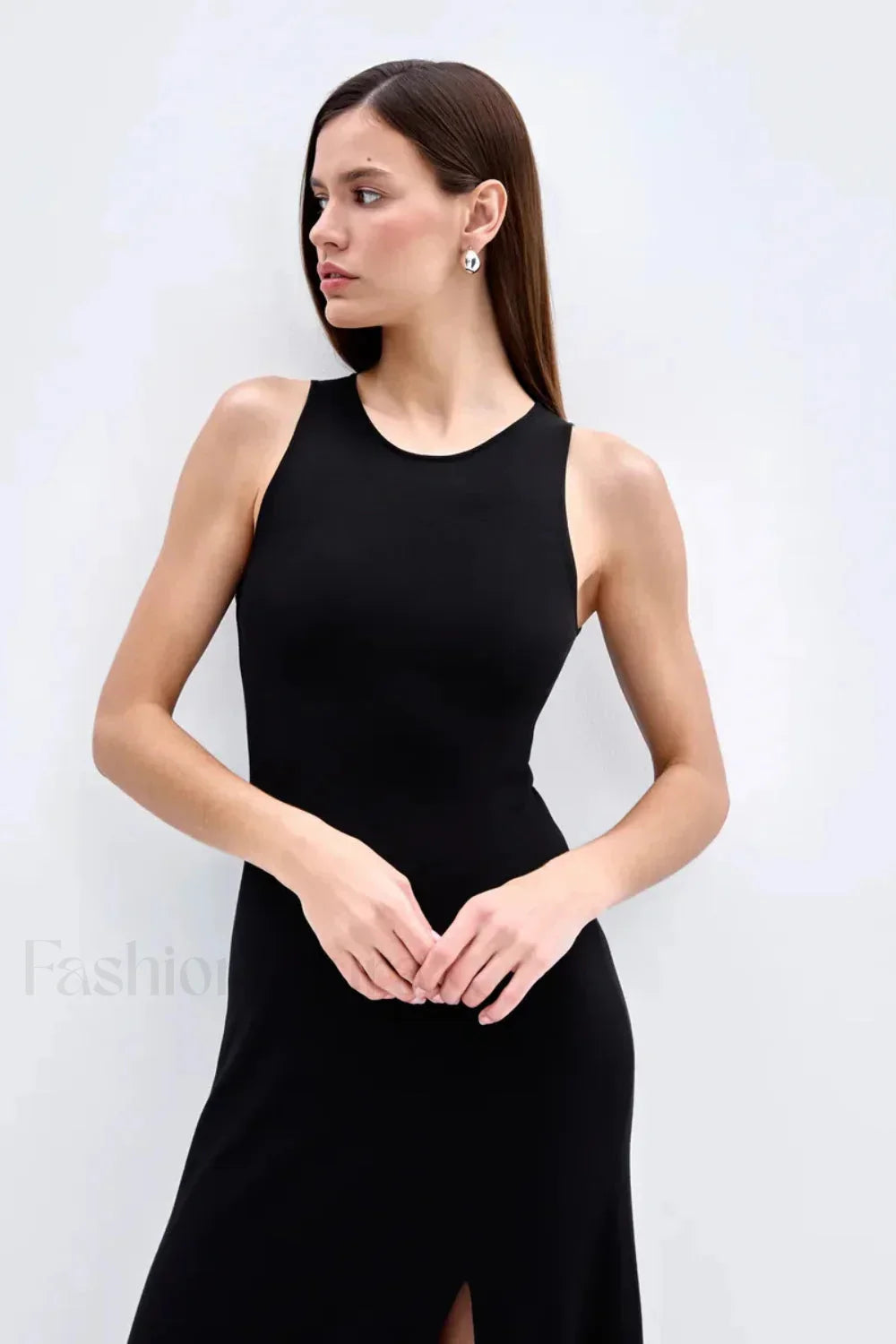 Sleeveless Split Bodycon Dress with Relaxed Fit and Modern Casual Wear