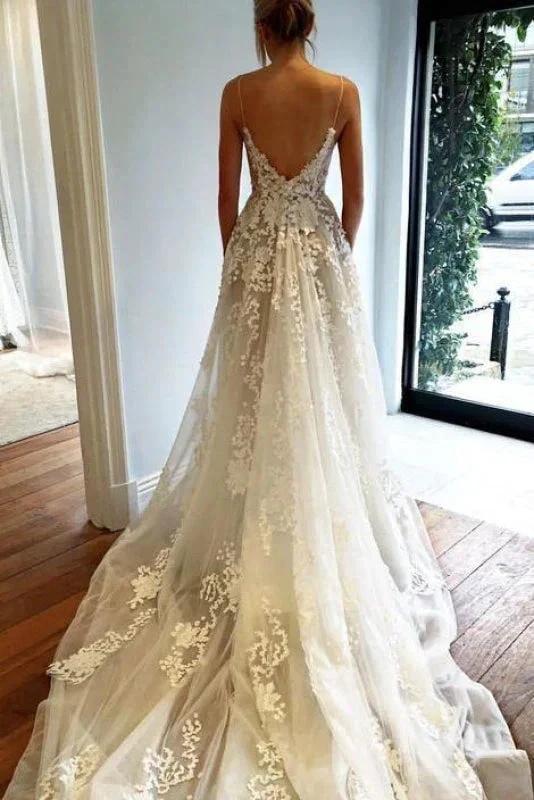 Spaghetti Strap V Neck Beach Court Train Tulle Elegant Wedding Dresses with Lace (ZD16575)
