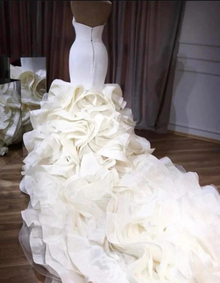 Stunning Strapless Organza Tiered Piping Mermaid Wedding Dress (ZD16411)