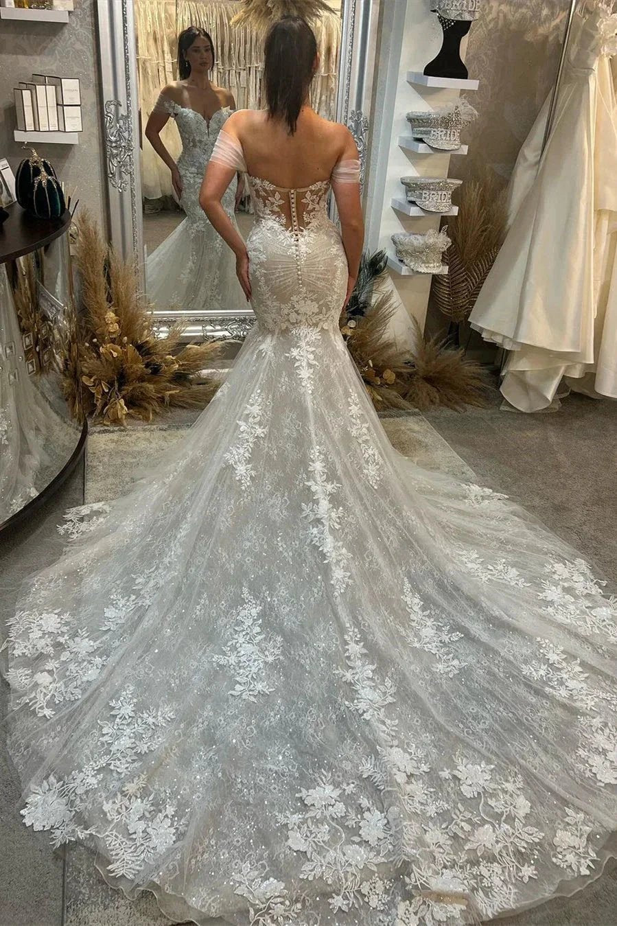Trendy Floor Length Sweetheart Sleeveless Off-The-Shoulder Lace Wedding Dress with Chapel Train (ZD15764)