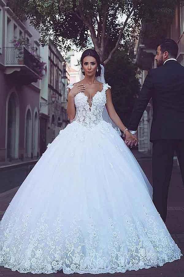 Tulle V-neck Neckline Ball Gown Wedding Dresses With Lace Appliques (ZD15406)