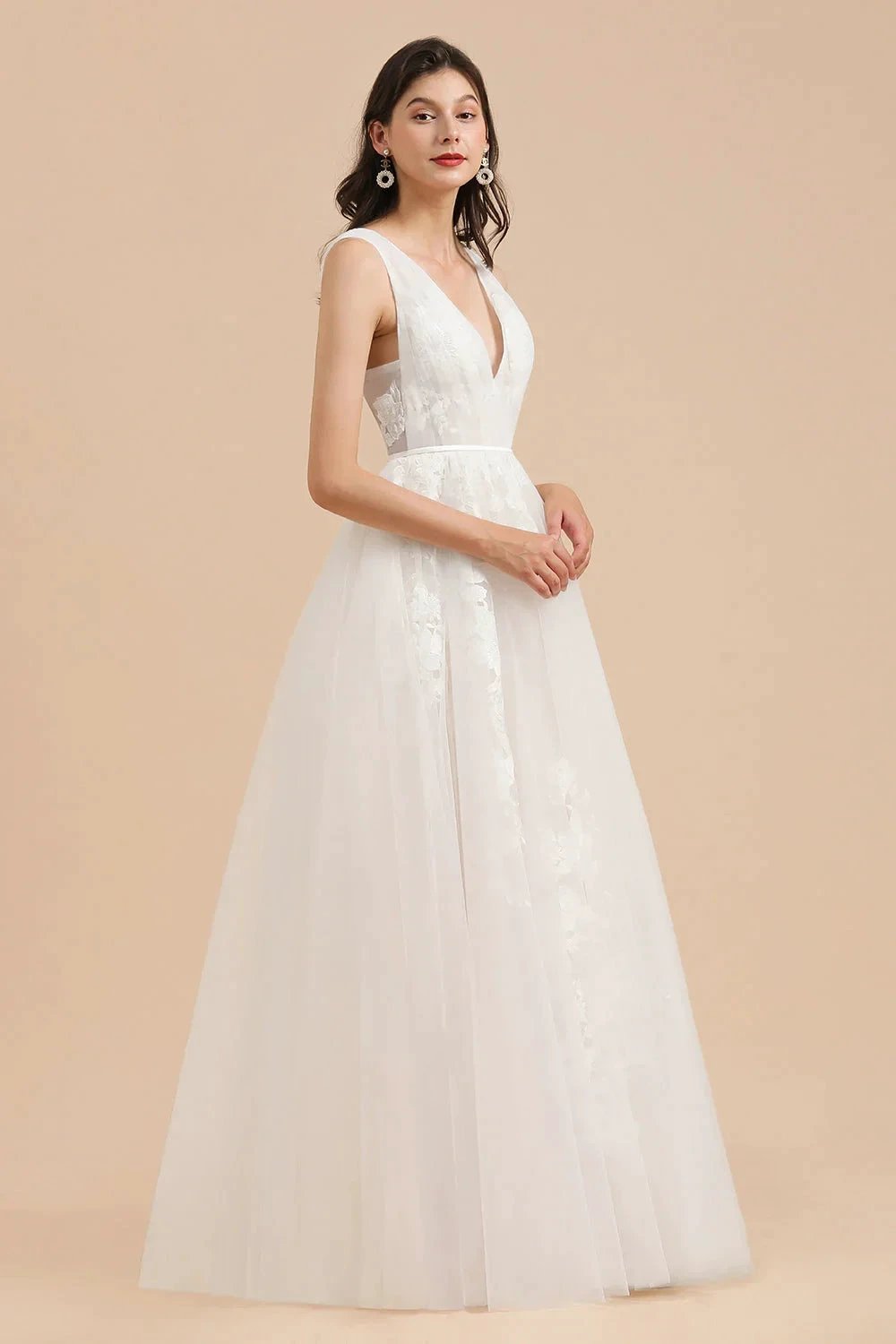 V-Neck Tulle Lace Appliques Simple Wedding Dress Garden Wedding Gowns Floor Length (ZD14764)