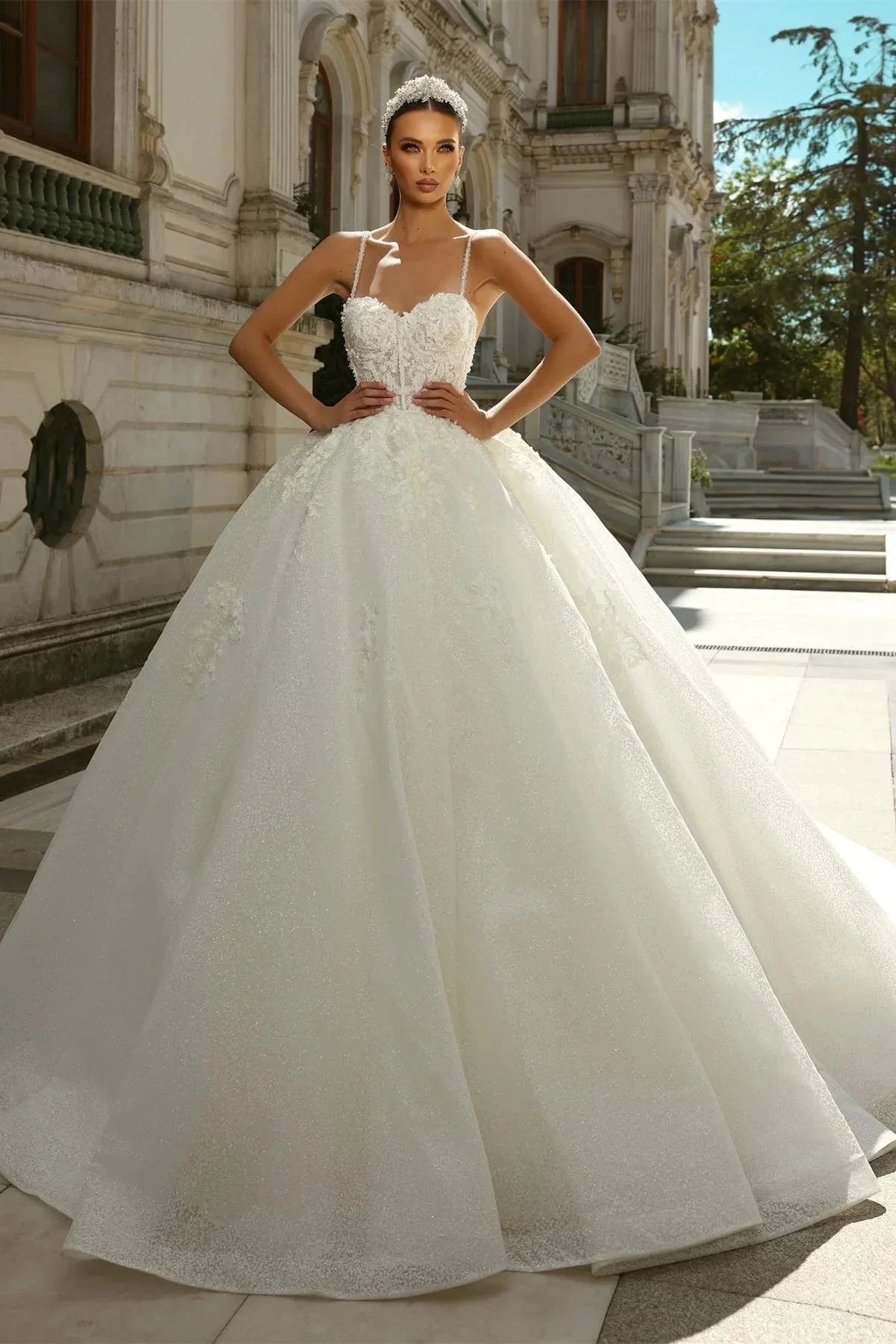 Vintage Ball Gown Lace Spaghetti Straps Sleeveless White Wedding Dress With Appliques Train (ZD16477) - VelvetHem