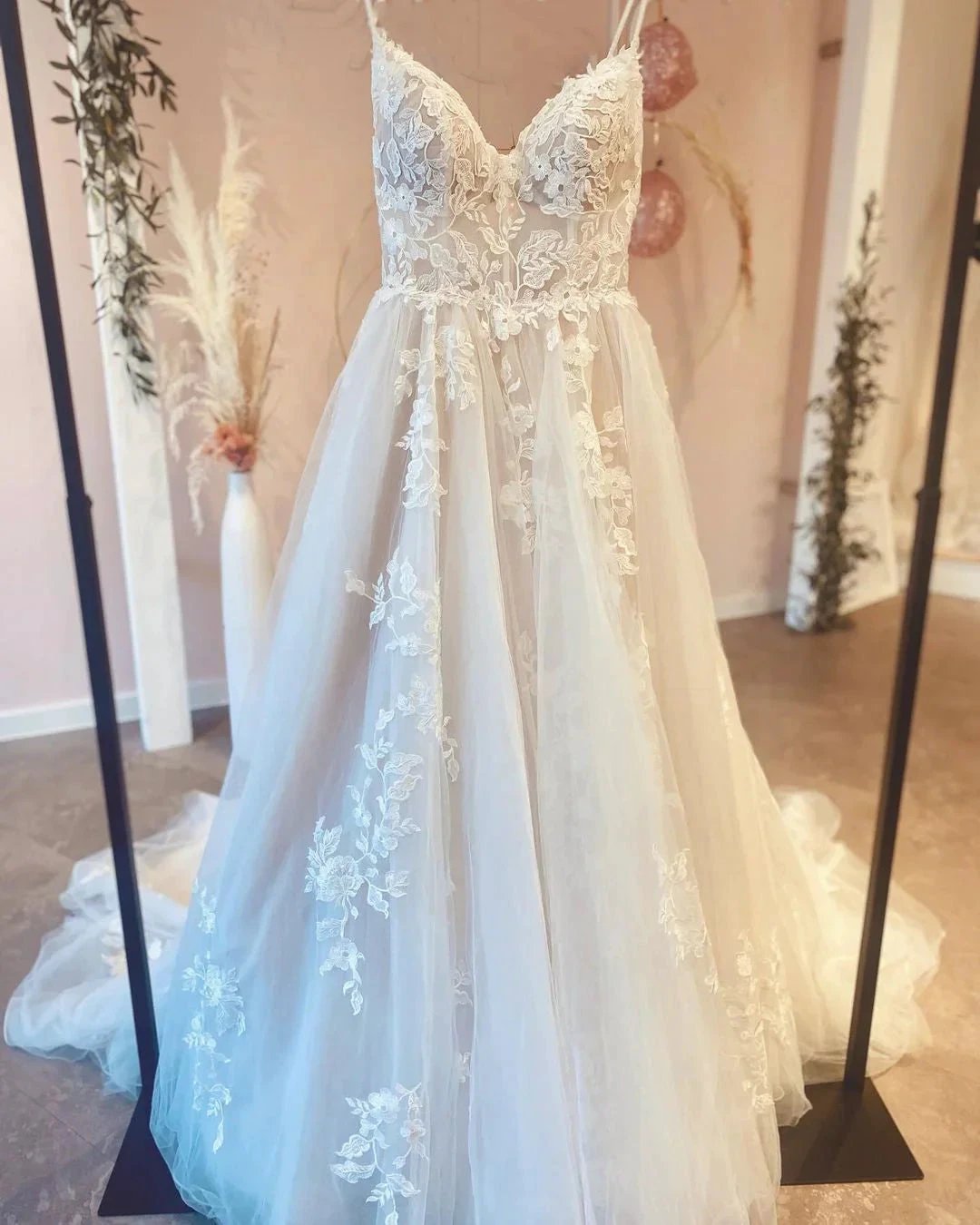 Vintage Long A-Line Spaghetti Straps Appliques Lace Wedding Dress With Train (ZD14316) - VelvetHem