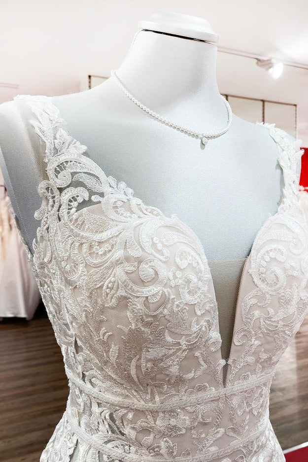 Wonderful Sleeveless Tulle Ivory Lace Backless Mermaid Wedding Dresses (ZD17540)