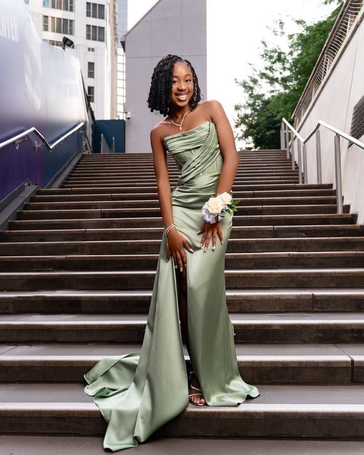 Stunning Green Mermaid Prom Gown Evening Dress for Women fg7387 - View 2 | VelvetHem