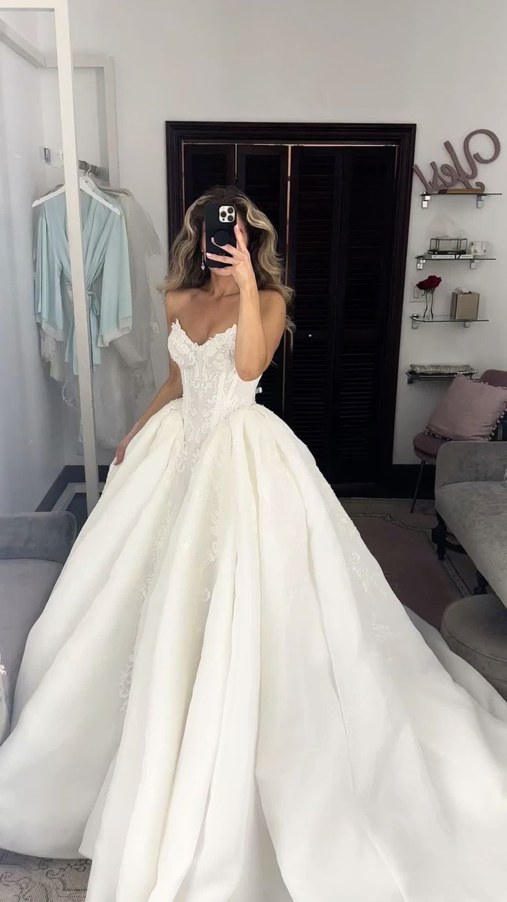 A-line Wedding Dress Sweetheart Bridal Gowns Lace Appliques Bride Dresses
