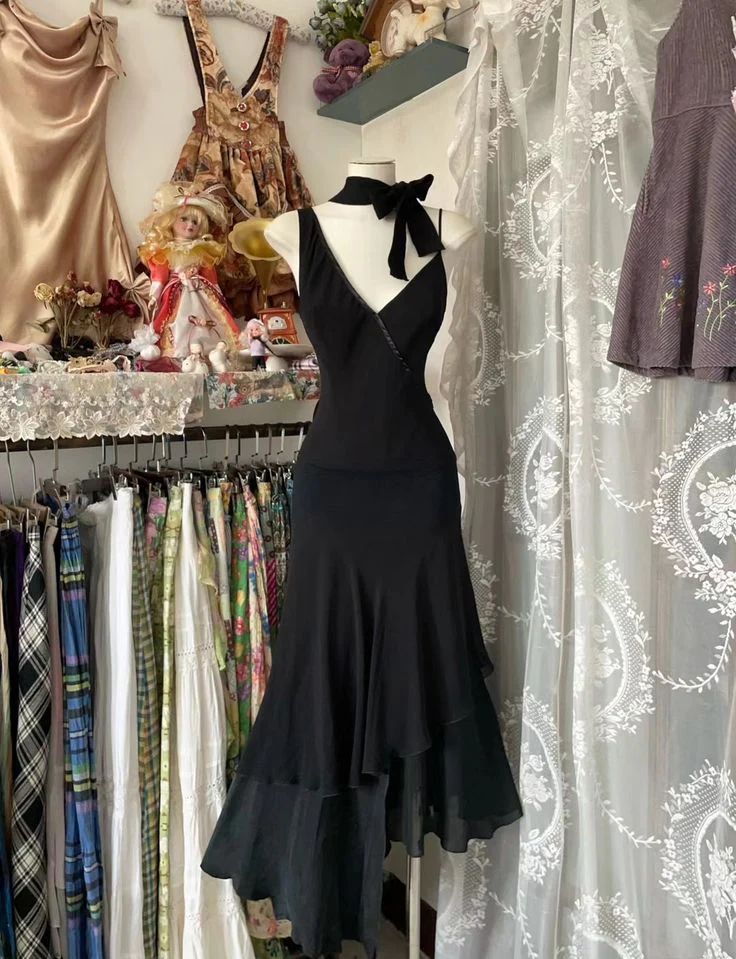 Elegant Formal Black Dresses A Line Ruffle Prom Dress Vintage Formal Dress Prom Dresses fg7159 - View 2 | VelvetHem